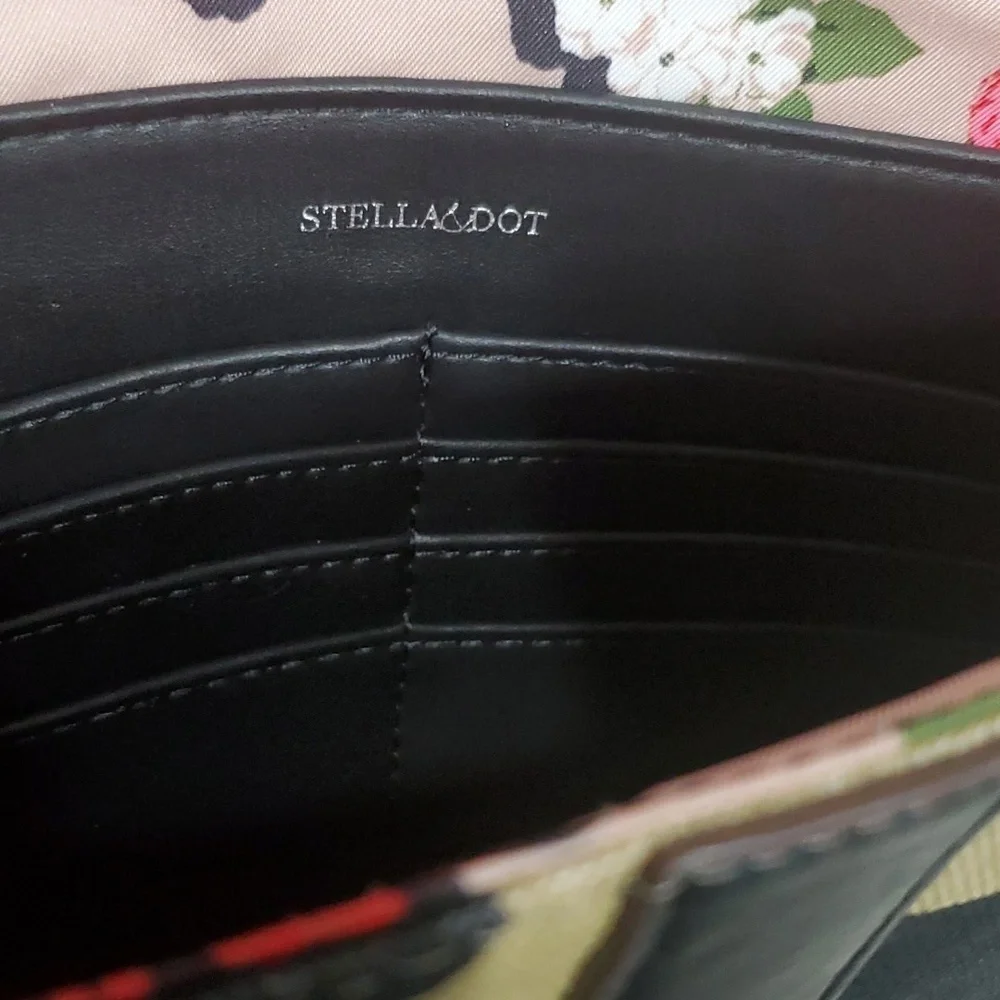 Stella & Dot Camo Clutch